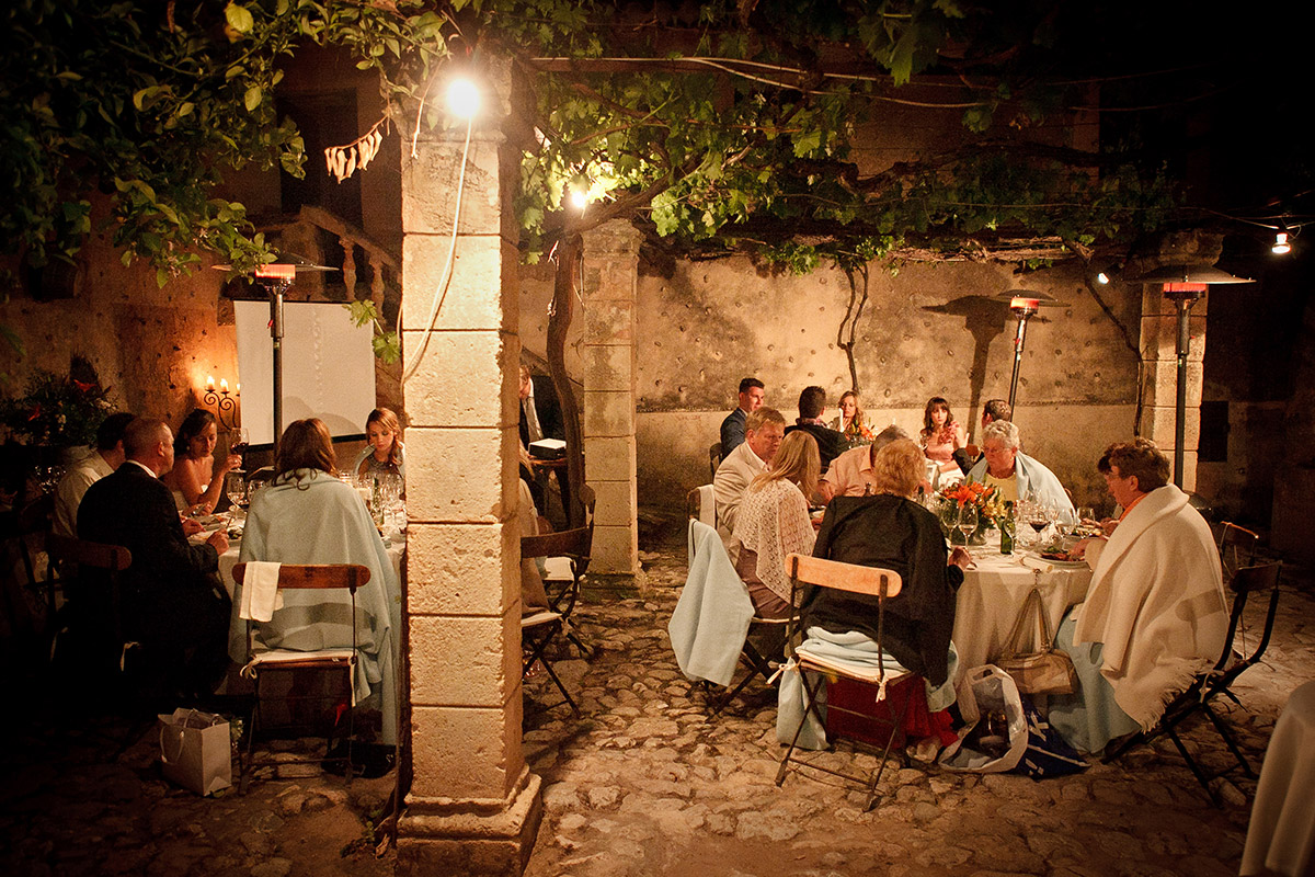 Fotos vom Abendessen bei Hochzeit auf Finca Son Bosch © Hochzeitsfotograf Berlin hochzeitslicht